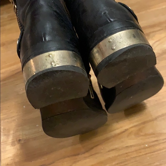 Boot - Picture 4 of 4